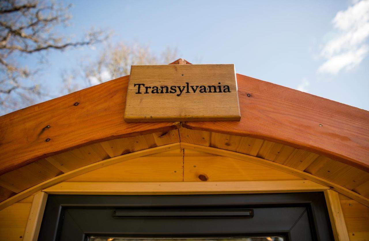 Highland & Transylvania Glamping Pods Roybridge Ngoại thất bức ảnh