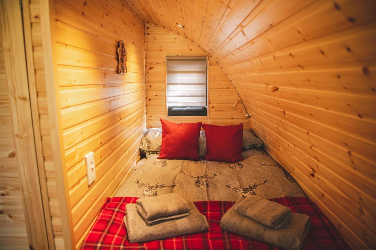 Highland & Transylvania Glamping Pods Roybridge Ngoại thất bức ảnh