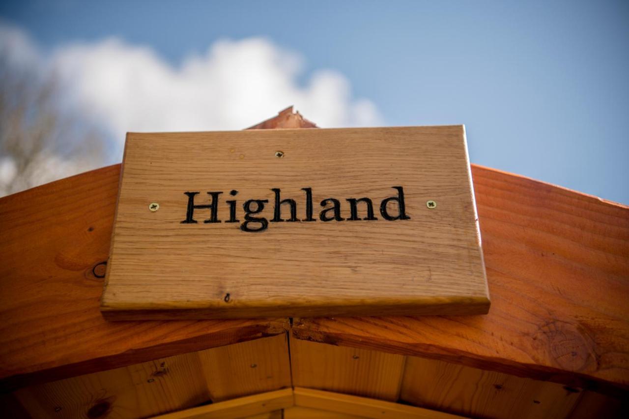 Highland & Transylvania Glamping Pods Roybridge Ngoại thất bức ảnh