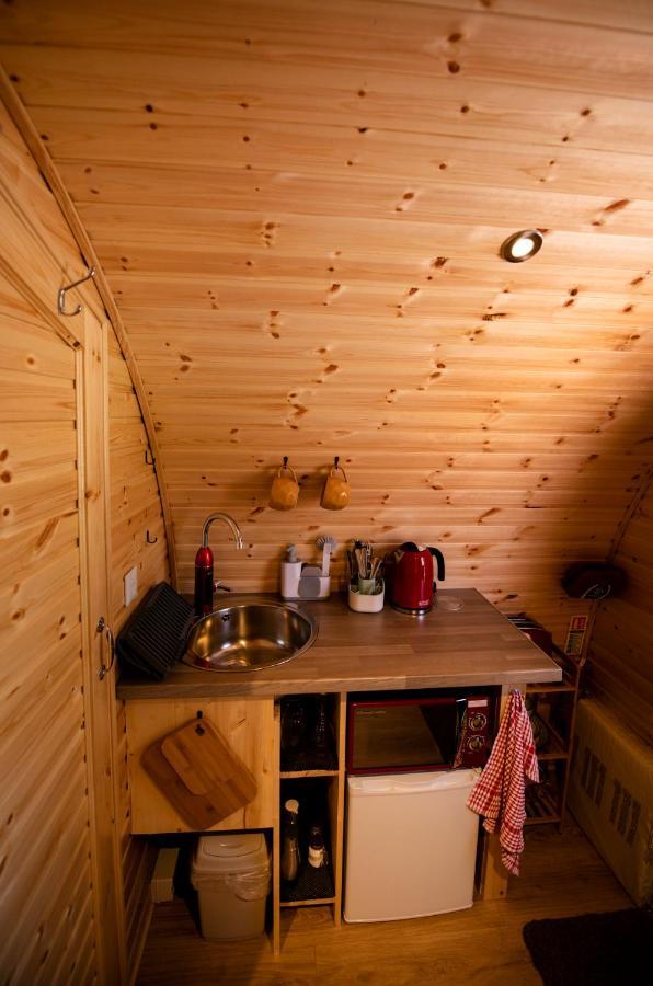 Highland & Transylvania Glamping Pods Roybridge Ngoại thất bức ảnh